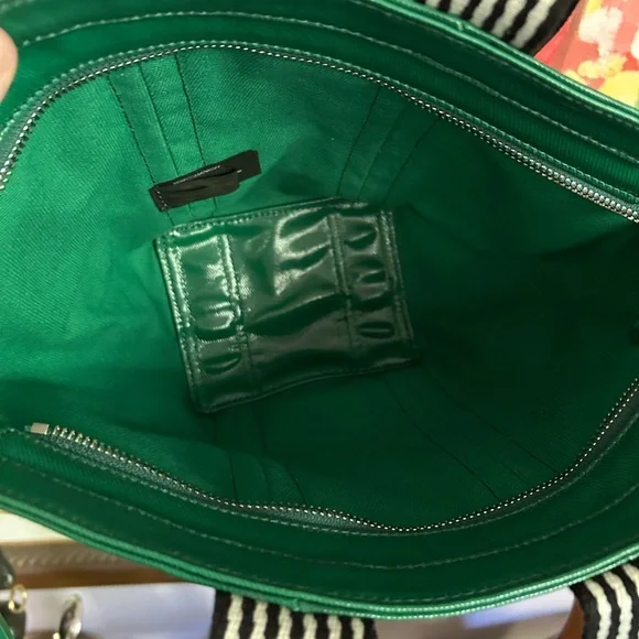 Rebecca Minkoff 💚🖤Green and Black Tote with Glossy Finish - Picture 6 of 9